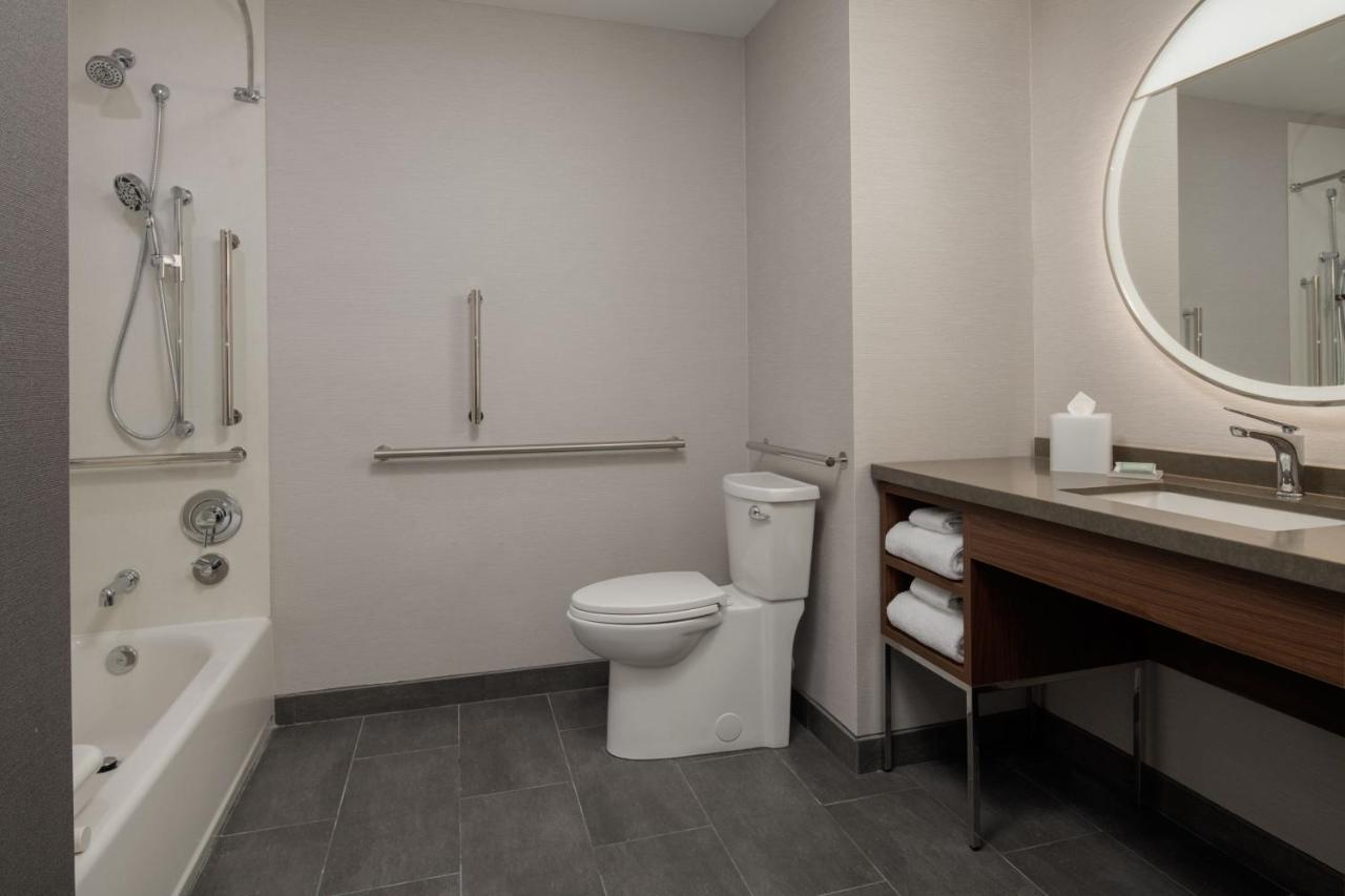Courtyard By Marriott Olympia Hotel ภายนอก รูปภาพ