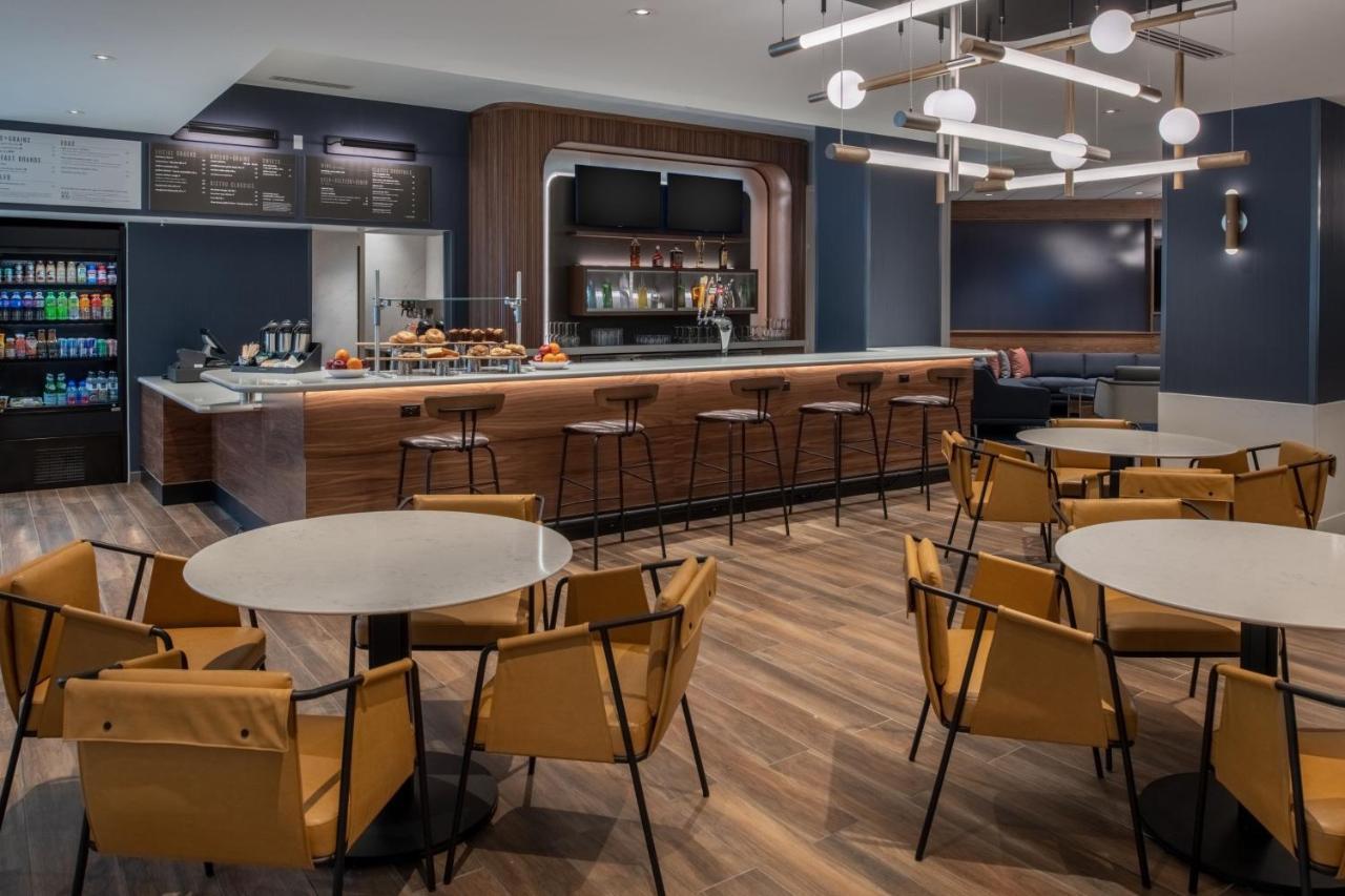 Courtyard By Marriott Olympia Hotel ภายนอก รูปภาพ