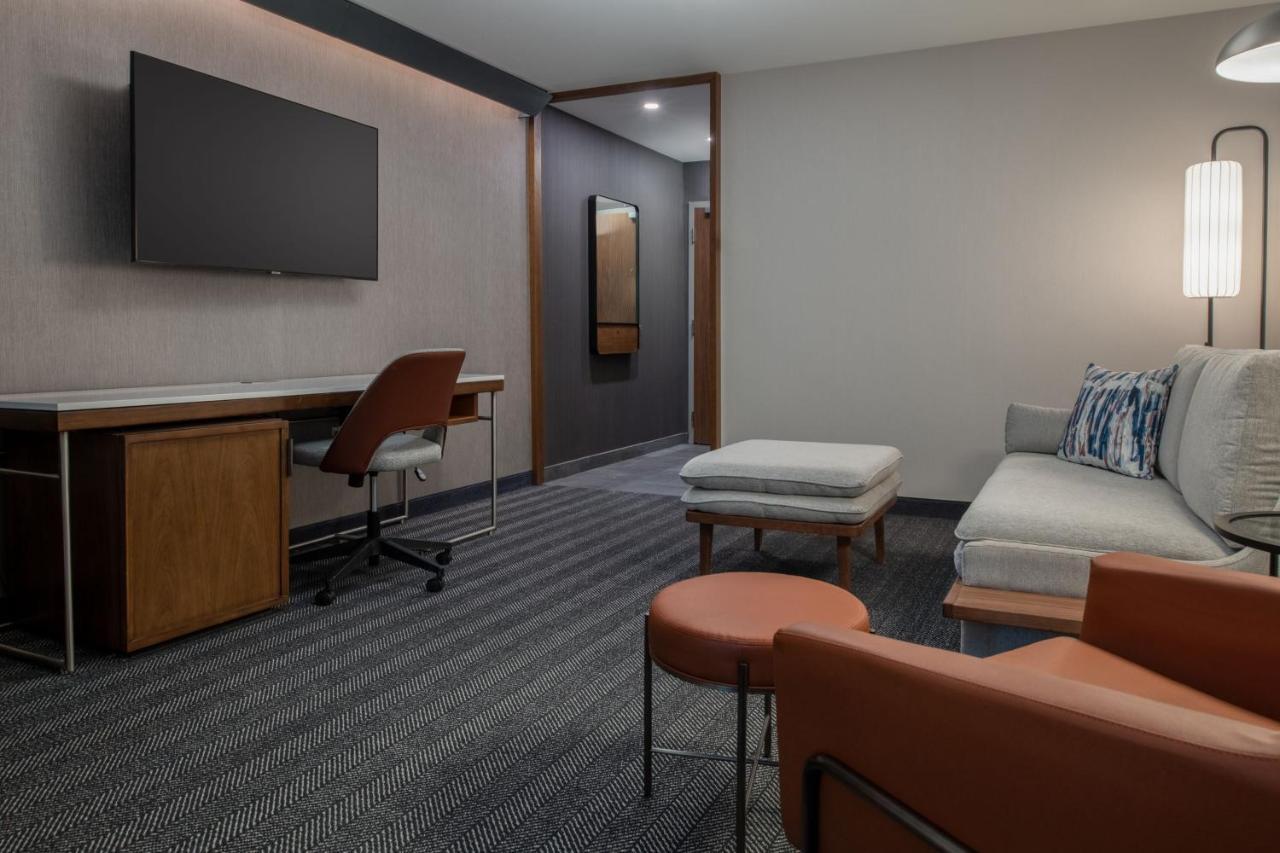 Courtyard By Marriott Olympia Hotel ภายนอก รูปภาพ